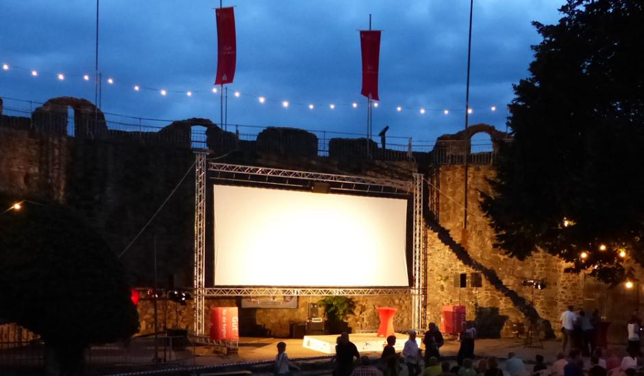 Cinema on the road - castle
